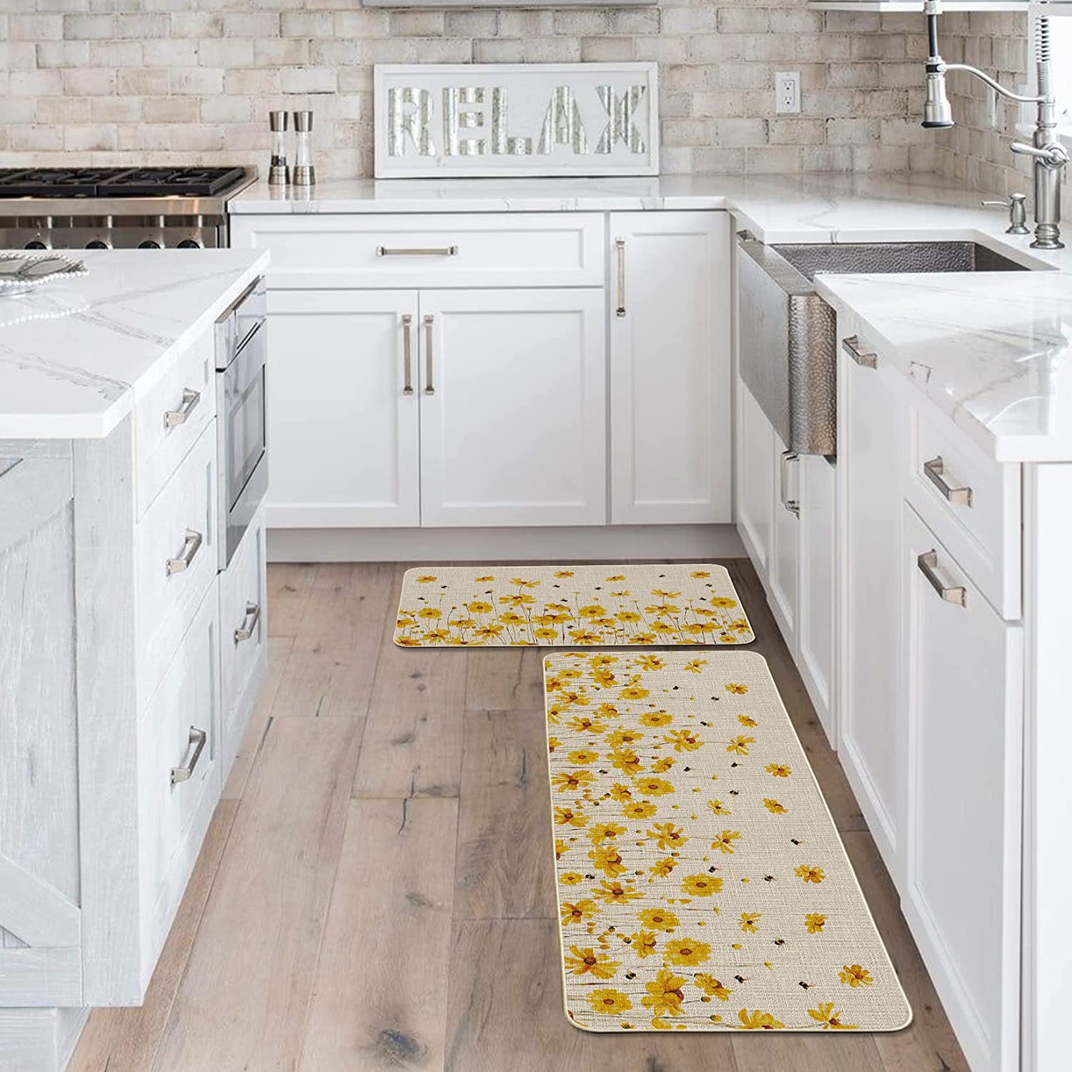 KITCHEN ACCENT RUG (nonskid)(17x28) BEES & VASE OF LEMONS, BEE DIFFERENT,  EE