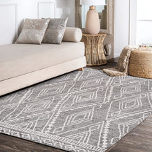 Moroccan Style Diamond Gray/Ivory Soft Area Rug