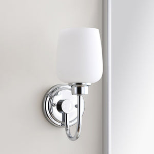 SAFAVIEH Lighting Casen 1-light Chrome LED Bathroom Sconce - 4.8"x7.5"x12"