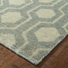 Maddox Geometric Odgee Trellis Hand-made Wool Soft Area Rug